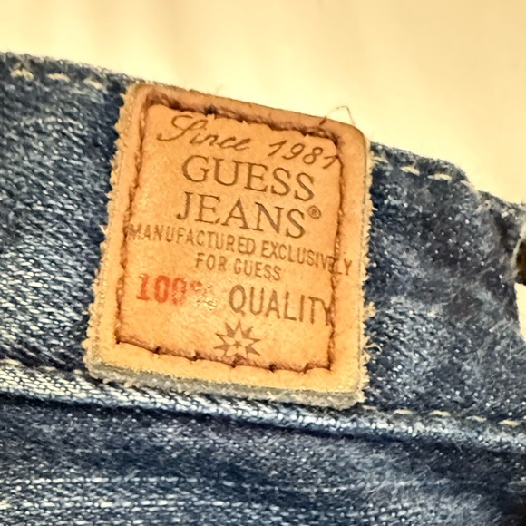**Women’s Guess Foxy Flare Jeans – Size 27 – Low Rise** - Picture 3 of 6
